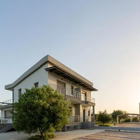 Kyros Villa *