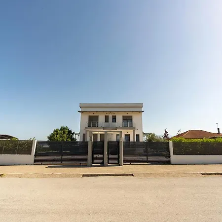 Villa Kyros Korinos
